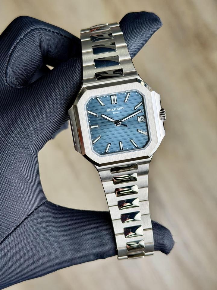 Patek Philippe Cubitus modré indexy bílé zlato náramek nenošené 2026, 7128/1G-001 — 1 z 8