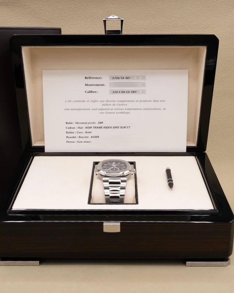 Patek Philippe Nautilus Černý ciferník Náramek 2015, 5726/1A-001 — 2 z 9