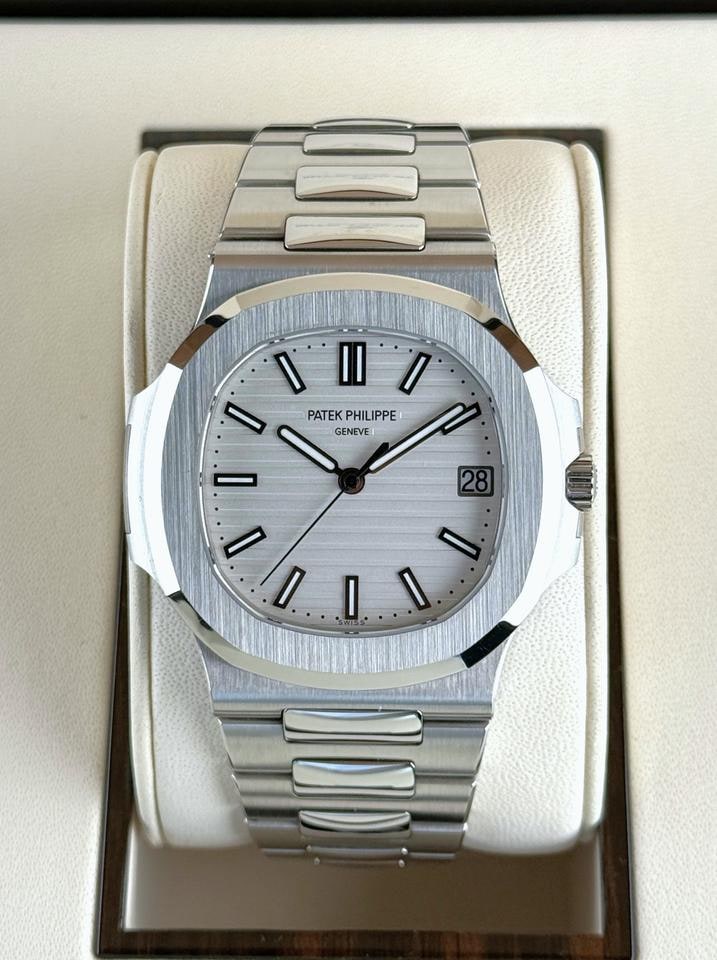 Patek Philippe Nautilus White Dial Complete Set Box Papers 2017, 5711/1A-011 — 1 of 10