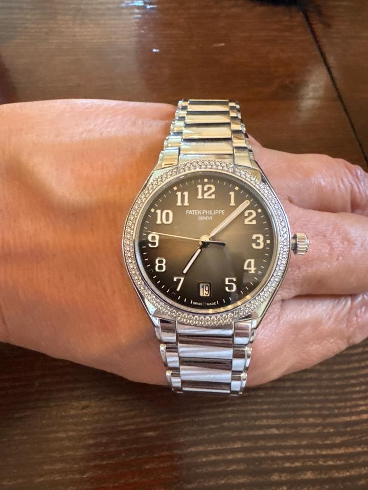 Patek Philippe Twenty 4 Komplettset Ein Besitzer, 7300/1200A-010 — 1 von 12