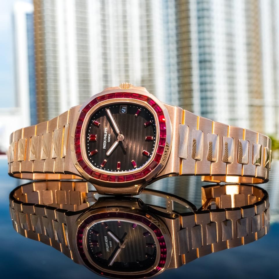 Patek Philippe Nautilus Ruby 40mm, 5723/112R-001 — 1 of 8