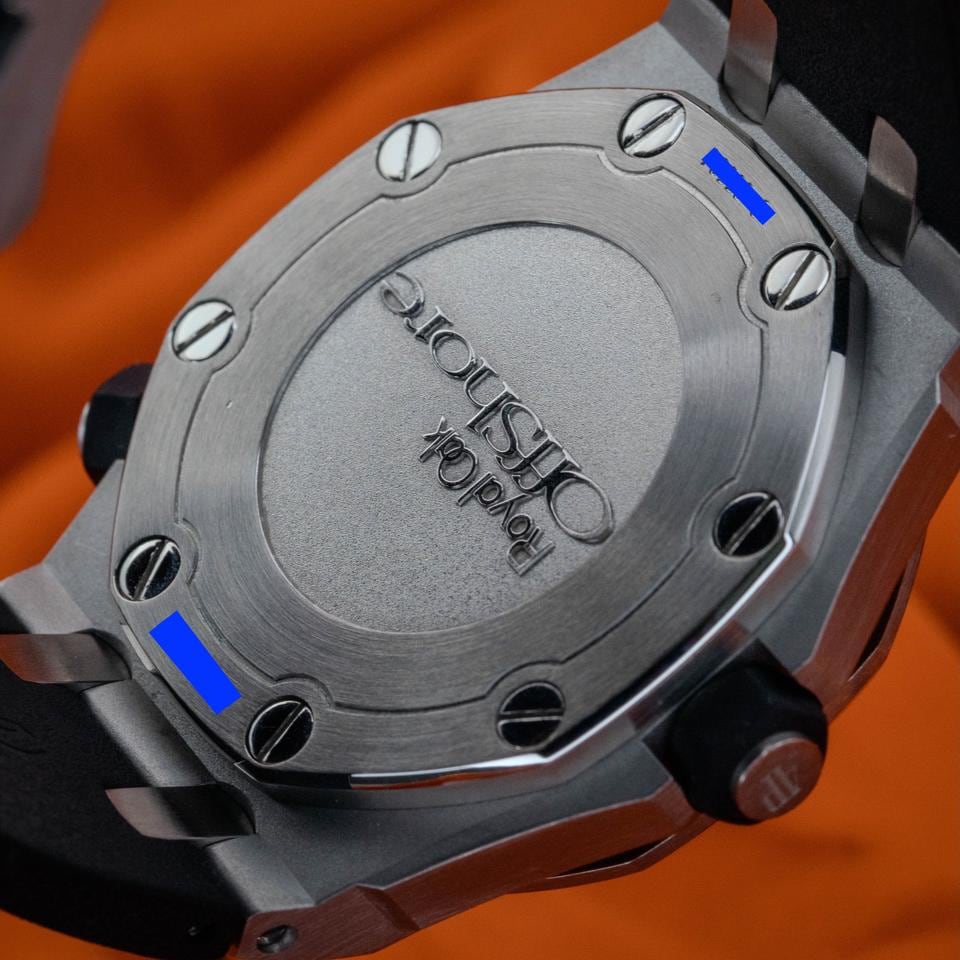 Audemars Piguet Royal Oak Offshore Diver s krabičkou a doklady, 15703ST.OO.A002CA.01 — 2 z 16