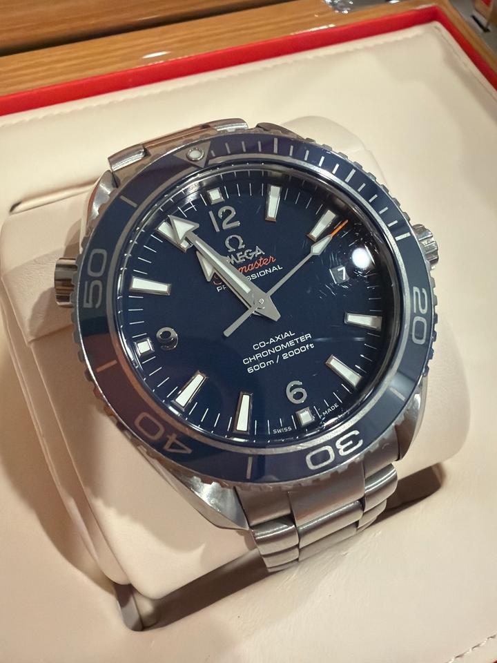 Omega Seamaster Planet Ocean 2018 Kompletní sada bonus titanová spona, 232.90.42.21.03.001 — 1 z 9
