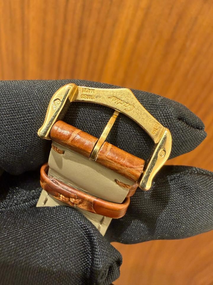 Cartier Tank Louis Cartier neleštěné 18K žluté zlato, 2441 — 2 z 14