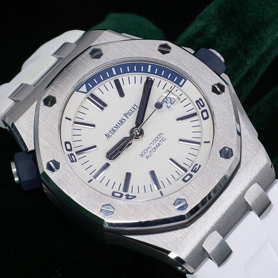 Audemars Piguet Royal Oak Offshore Diver Admiral White Dial White Rubber Strap Mint Complete Set, 15710ST.OO.A010CA.01 — 1 of 16