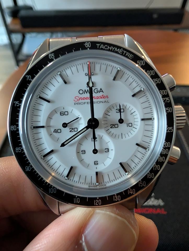 Omega Speedmaster Professional Moonwatch White 2025 Kompletní sada Extra řemínky, 310.30.42.50.04.001 — 2 z 14