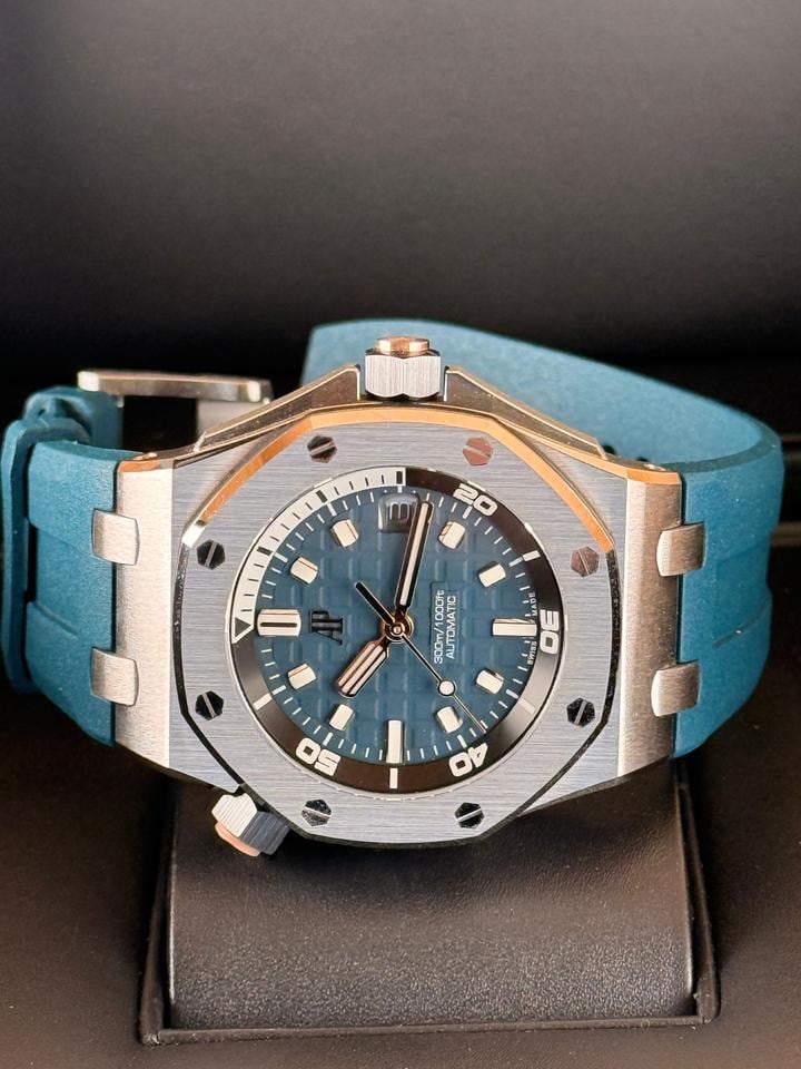 Audemars Piguet Royal Oak Offshore Diver modrý nový kompletní set krabice a doklady, 15720ST.OO.A403CA.01 — 2 z 11