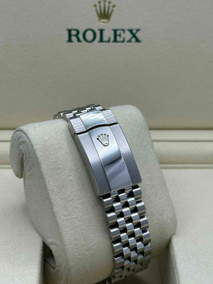 Rolex Datejust 36 grünes Ombré-Zifferblatt Neuerscheinung Jubilee-Armband geriffelte Lünette, 126234 — 2 von 7