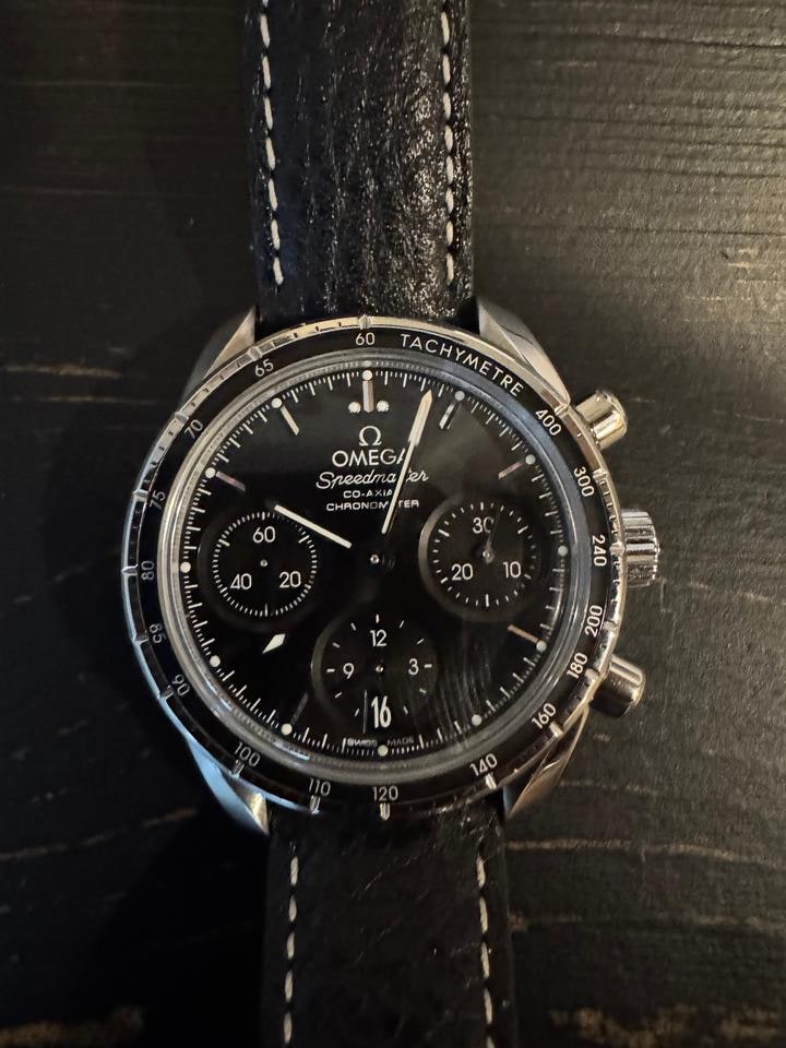 Omega Speedmaster Co Axial Chronograph OEM Leder Faltschließe ohne Stahlband, 324.30.38.50.01.001 — 1 von 7