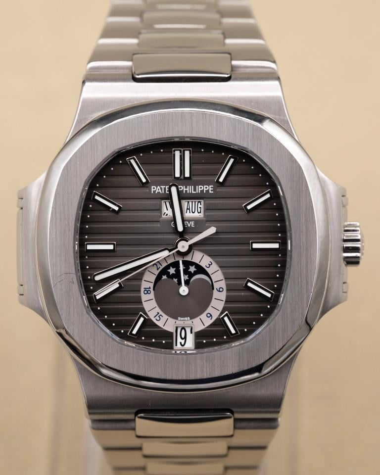Patek Philippe Nautilus Černý ciferník Náramek 2015, 5726/1A-001 — 1 z 9