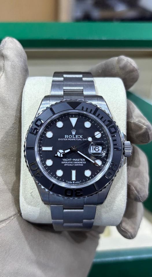 Rolex Yacht Master 42 Titanium Stav jako nový 2025, 226627 — 1 z 8