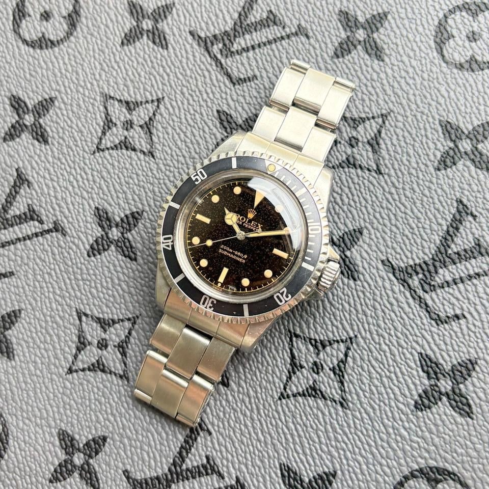Rolex Submariner bez data tropický pozlacený ciferník s kapitolovým prstencem a vykřičníkem, dvouřádkový ciferník PCG 1963, 5512 — 1 z 13