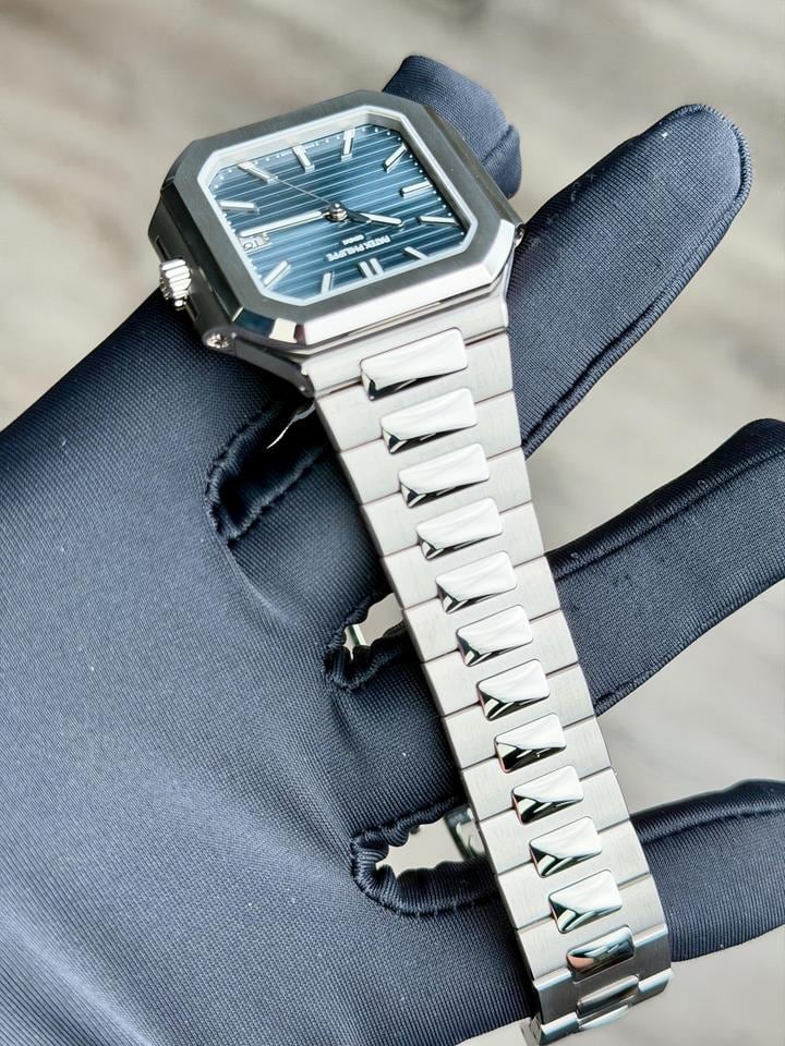 Patek Philippe Cubitus modré indexy bílé zlato náramek nenošené 2026, 7128/1G-001 — 2 z 8