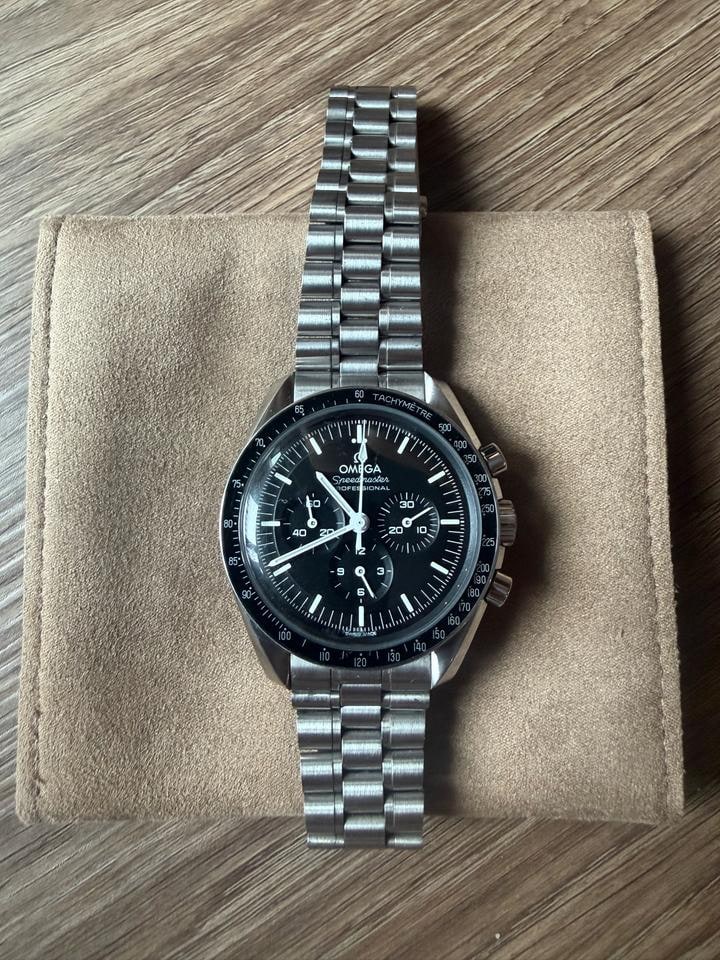 Omega Speedmaster Professional Moonwatch Kompletní sada krabice papíry doklad 2022 Hesalite Cal. 3861, 310.30.42.50.01.001 — 1 z 9