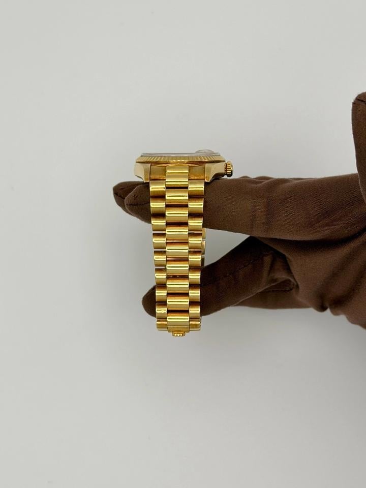Rolex Day Date 36 Blue Vignette Diamond Dial Yellow Gold 1990, 18238 — 2 of 8