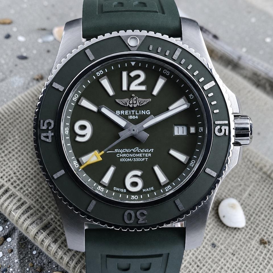 Breitling Superocean grünes Zifferblatt Outerknown Full Set, A17367A11L1W1 — 1 von 9