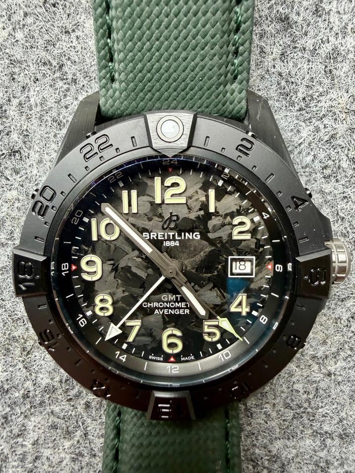 Breitling Avenger Automatic GMT 44 Night Mission Hervorragender Zustand Box und Papiere 2025, S32320101B1X1 — 2 von 20