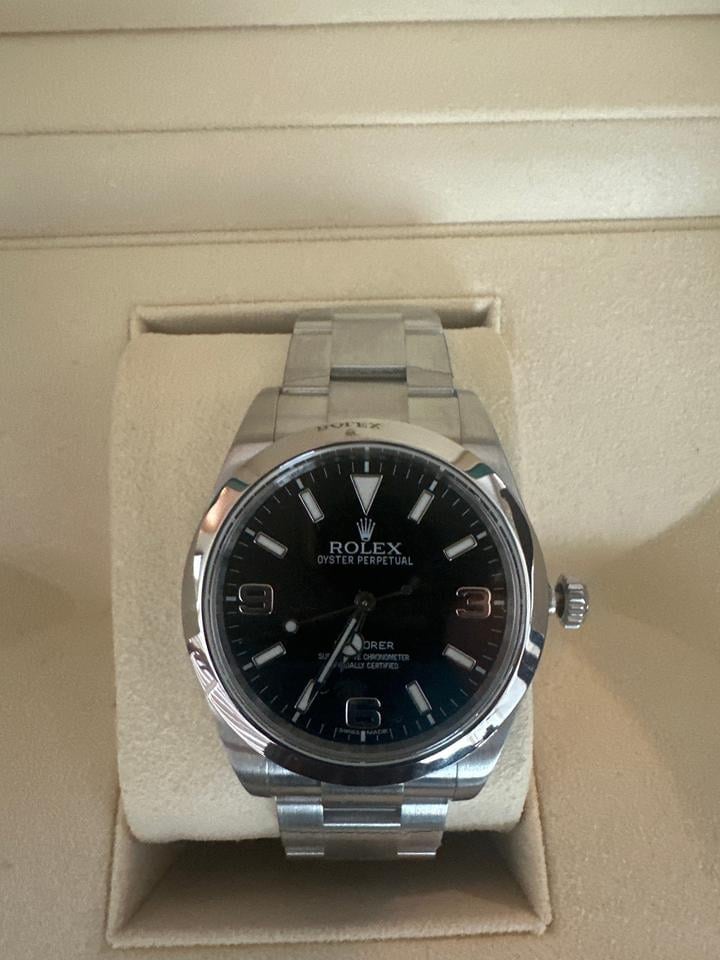 Rolex Explorer Mint Box Papers Ověřeno červenec 2026 2015, 214270 — 2 z 14