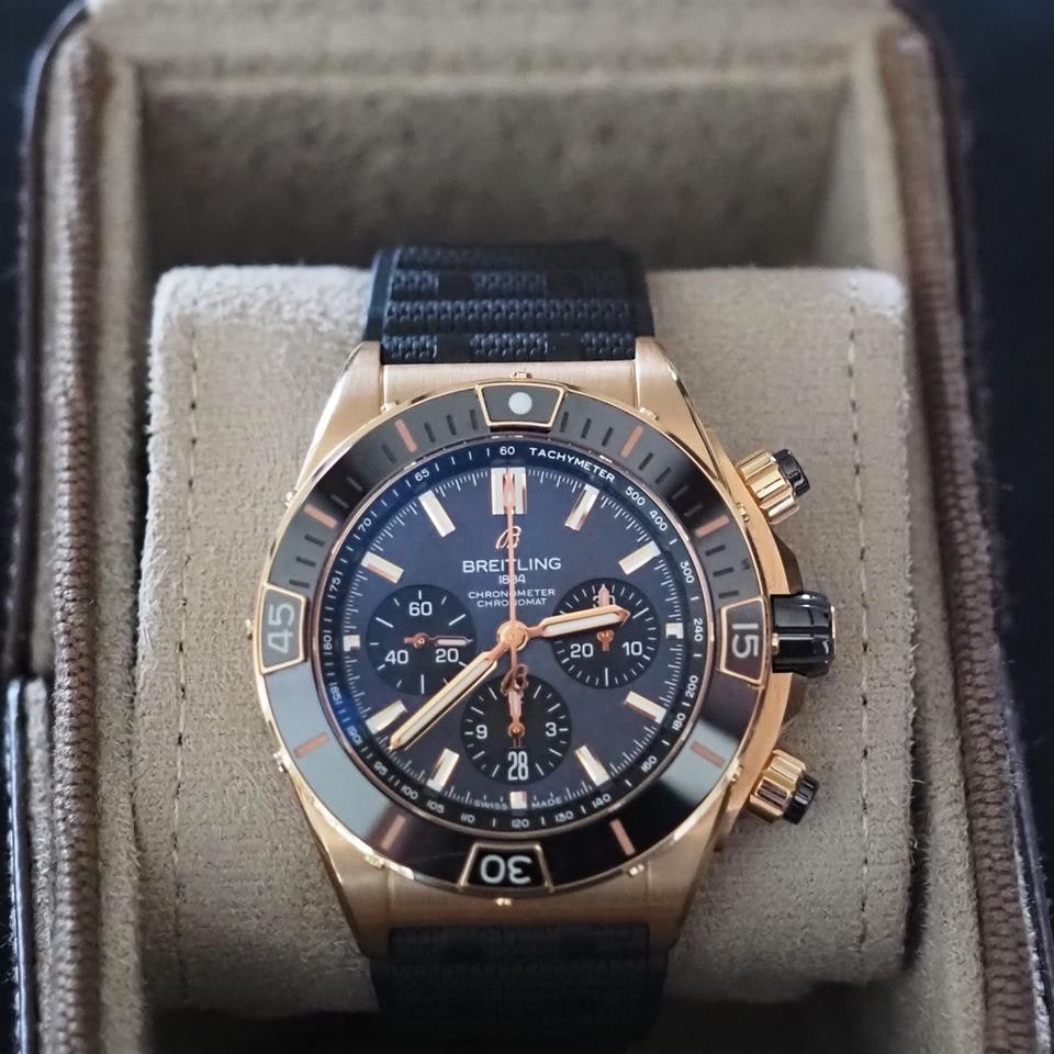 Breitling Super Chronomat B01 44 18K Rotgold USA Limited Edition, RB01365A1B1S1 — 1 von 8