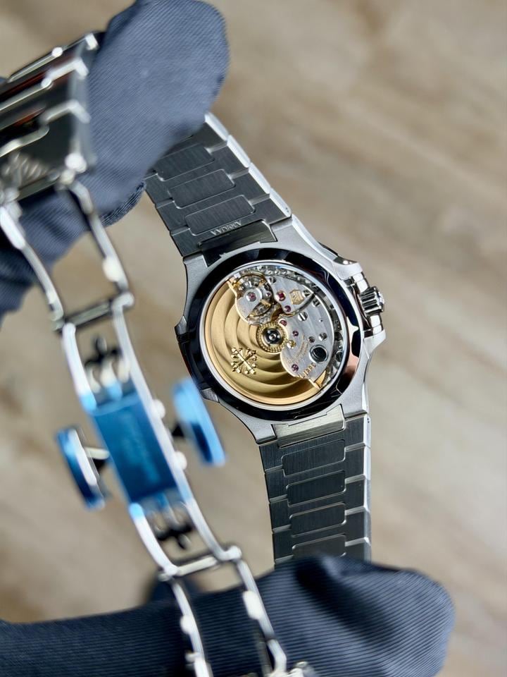 Patek Philippe Nautilus Modrý index diamant Neznošené 2025, 7118/1200A-001 — 2 z 7