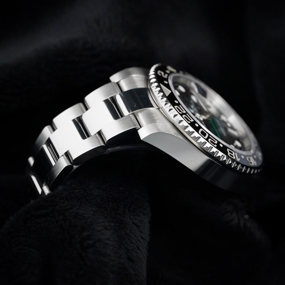 Rolex GMT Master II Bruce Wayne Full Set Velmi dobrý stav 2025, 126710GRNR — 2 z 14