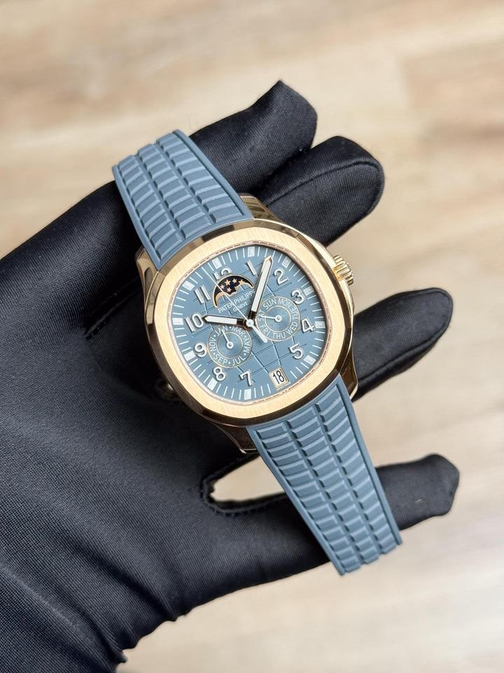 Patek Philippe Aquanaut Annual Calendar modrý nenošené, 5261R-001 — 1 z 8