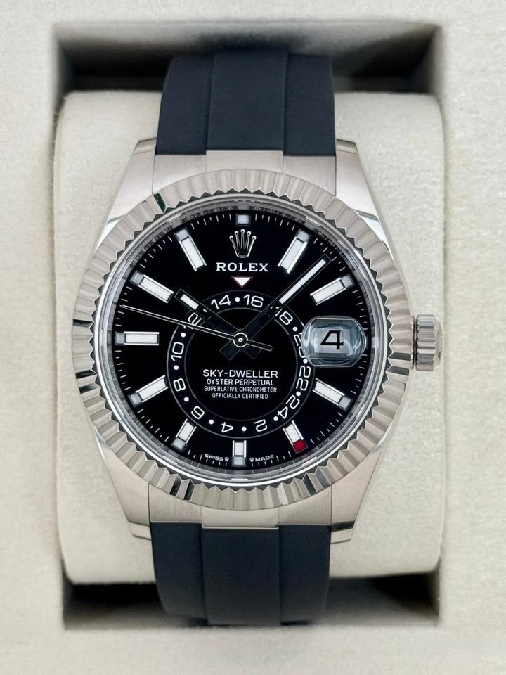 Rolex Sky Dweller 42 mm bílé zlato Oysterflex černý ciferník 2025, 336239 — 1 z 10