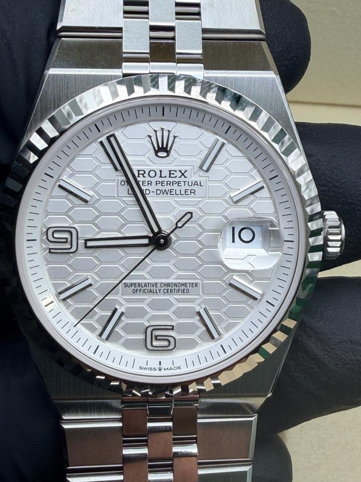 Rolex Land Dweller 40mm zcela nové nenošené kompletní sada náramků 2025, 127334 — 1 z 11