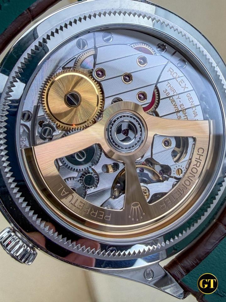 Rolex Perpetual 1908 Platin Eisblaues Zifferblatt Braunes Armband Neuwertig Full Set 2026, 52506 — 2 von 10