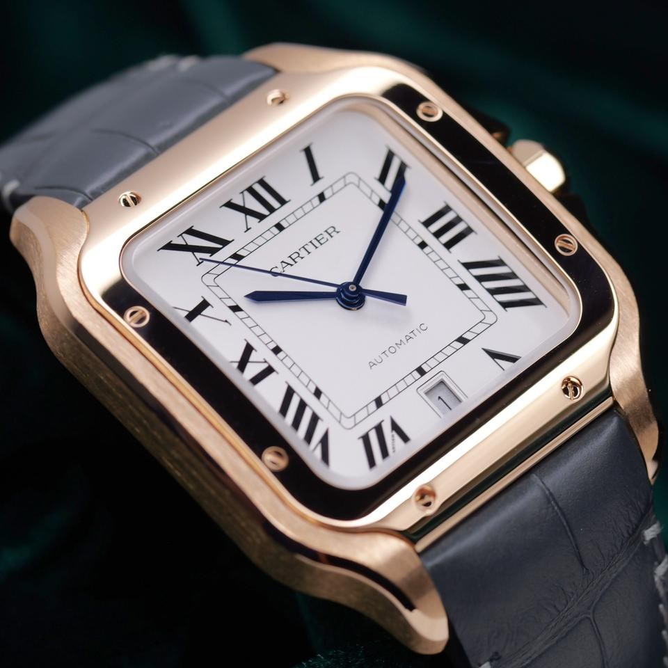 Cartier Santos de Cartier Weißes Zifferblatt 18K Roségold Graues Lederarmband Neuwertig Komplettes Set, WGSA0019 — 1 von 16