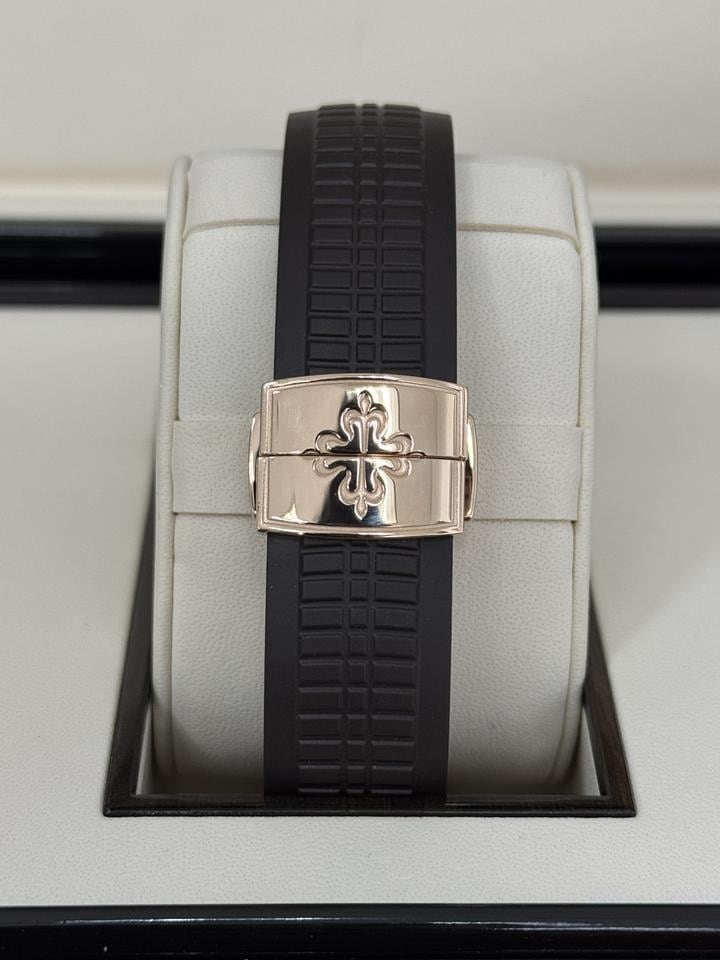Patek Philippe Aquanaut 40mm růžové zlato černý ciferník 2022, 5167R — 2 z 4
