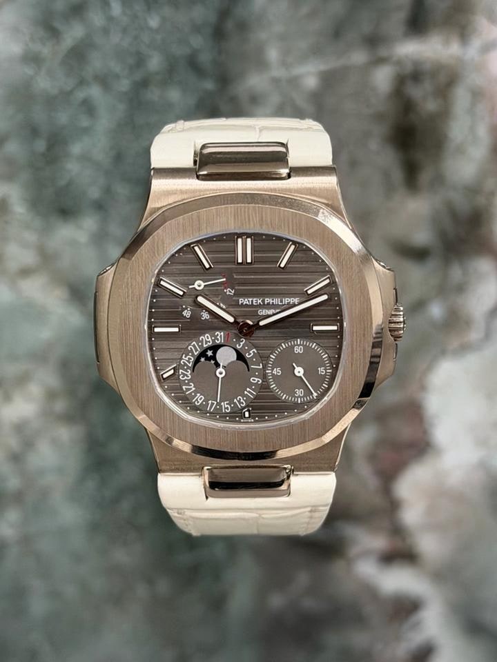 Patek Philippe Nautilus Moonphase krabička a papíry 2010, 5712G — 1 z 5