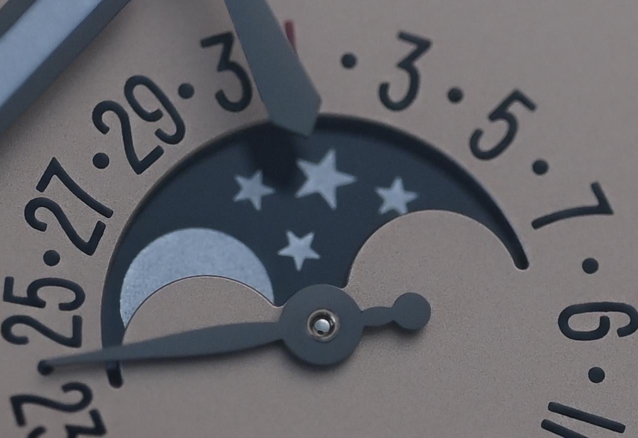 Patek Philippe Perpetual Calendar Grand Complications Salmon Dial Stunning True Collector Full Set, 5320G-011 — 2 of 17