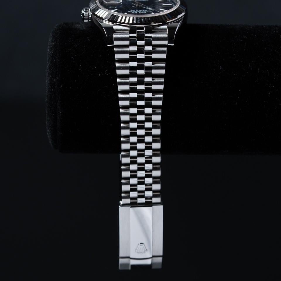 Rolex Datejust 41mm modrý ciferník fluted luneta jubilee náramek BNIB kompletní sada box papíry 2026, 126334 — 2 z 9