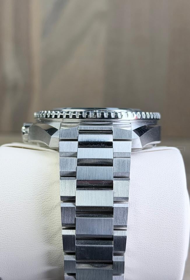 Omega Seamaster Planet Ocean 600m broušené středové články 2026, 217.30.42.21.01.002 — 2 z 10