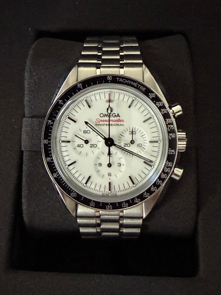Omega Speedmaster Professional Moonwatch Bílá kompletní sada 2025, 310.30.42.50.04.001 — 1 z 14