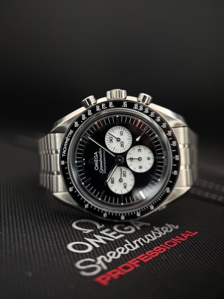 Omega Speedmaster Professional Moonwatch Kompletní sada Vynikající stav Reverse Panda Dial, 31030425001004 — 2 z 13