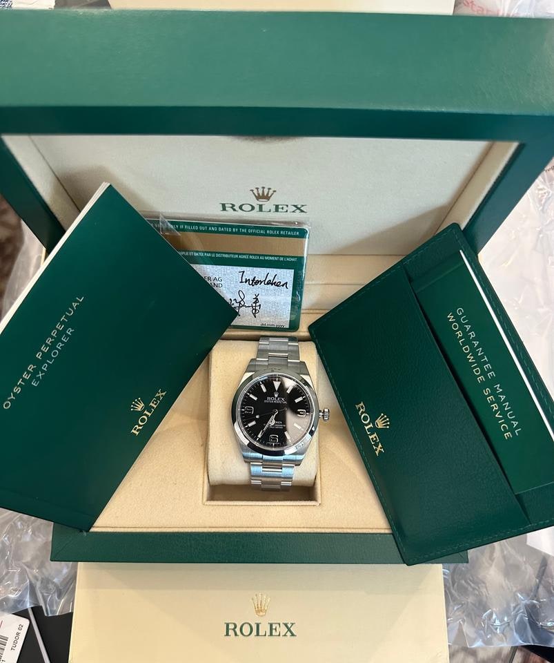 Rolex Explorer Mint Box Papers Ověřeno červenec 2026 2015, 214270 — 1 z 14