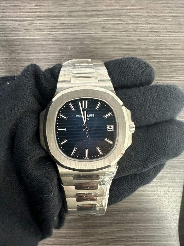 Patek Philippe Nautilus Bílé zlato, 5811/1G-001 — 1 z 3