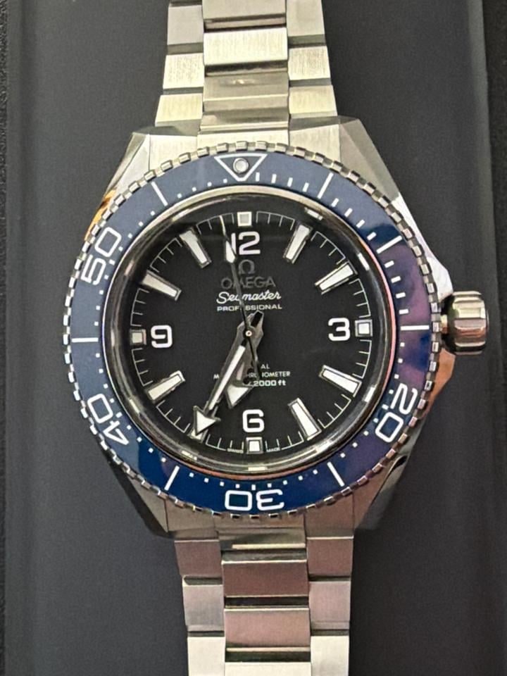 Omega Seamaster Planet Ocean 600m broušené středové články 2026, 217.30.42.21.01.002 — 1 z 10