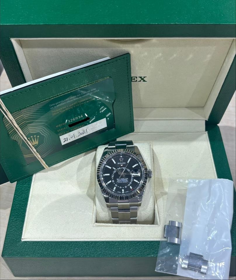 Rolex Sky Dweller černý ciferník 42 mm nerezová ocel kompletní sada, 326934 — 1 z 10