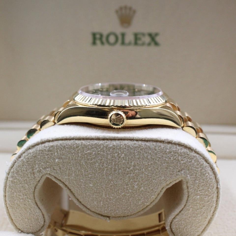 Rolex Day-Date 36 Presidential Yellow Gold Green Ombre Roman Dial Pre-Owned, 128238 — 2 of 9