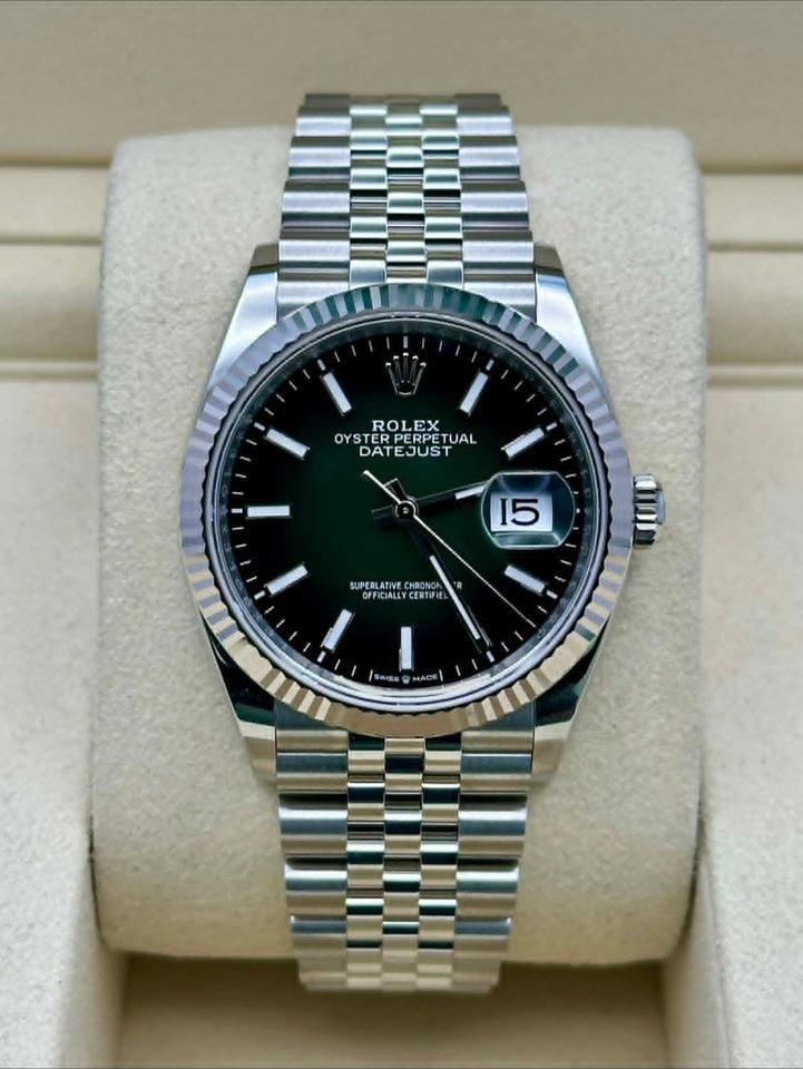 Rolex Datejust 36 grünes Ombré-Zifferblatt Neuerscheinung Jubilee-Armband geriffelte Lünette, 126234 — 1 von 7