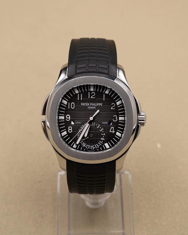 Patek Philippe Aquanaut Travel Time černý embosovaný ciferník řemínek 2018, 5164A-001 — 1 z 9