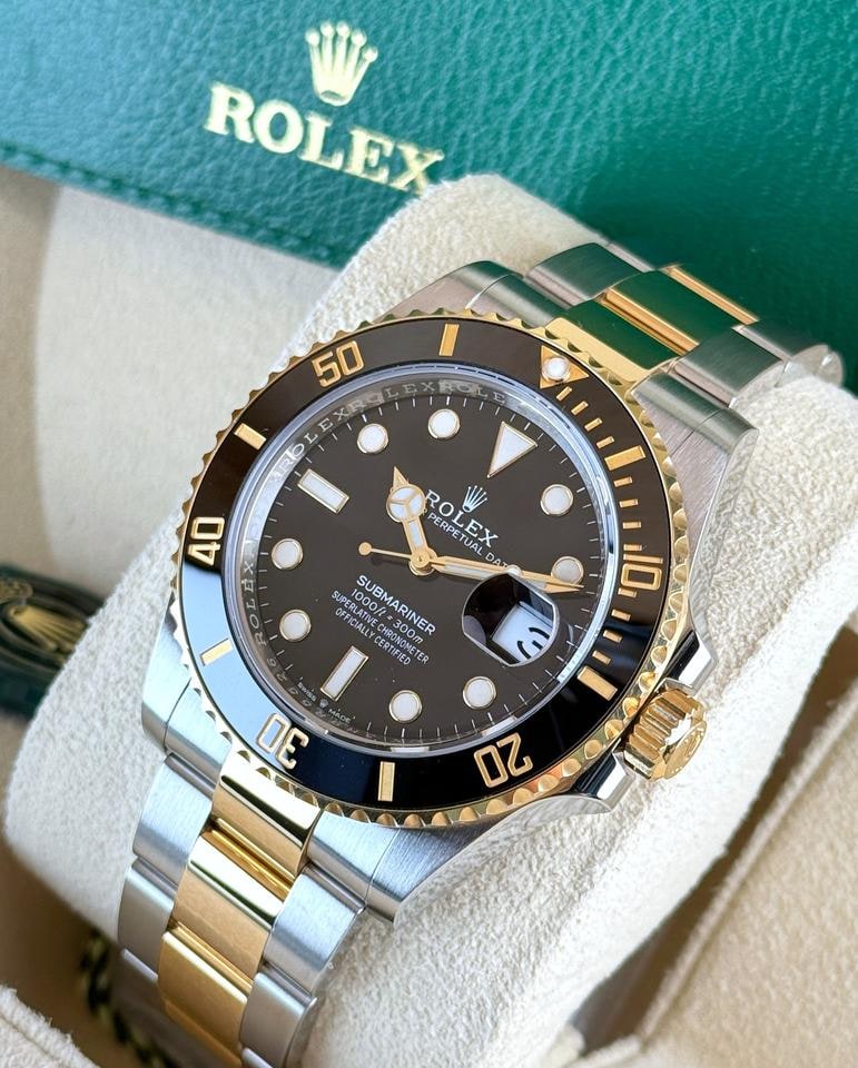 Rolex Submariner Date Full Set Box Papers, 126613LN — 1 of 12