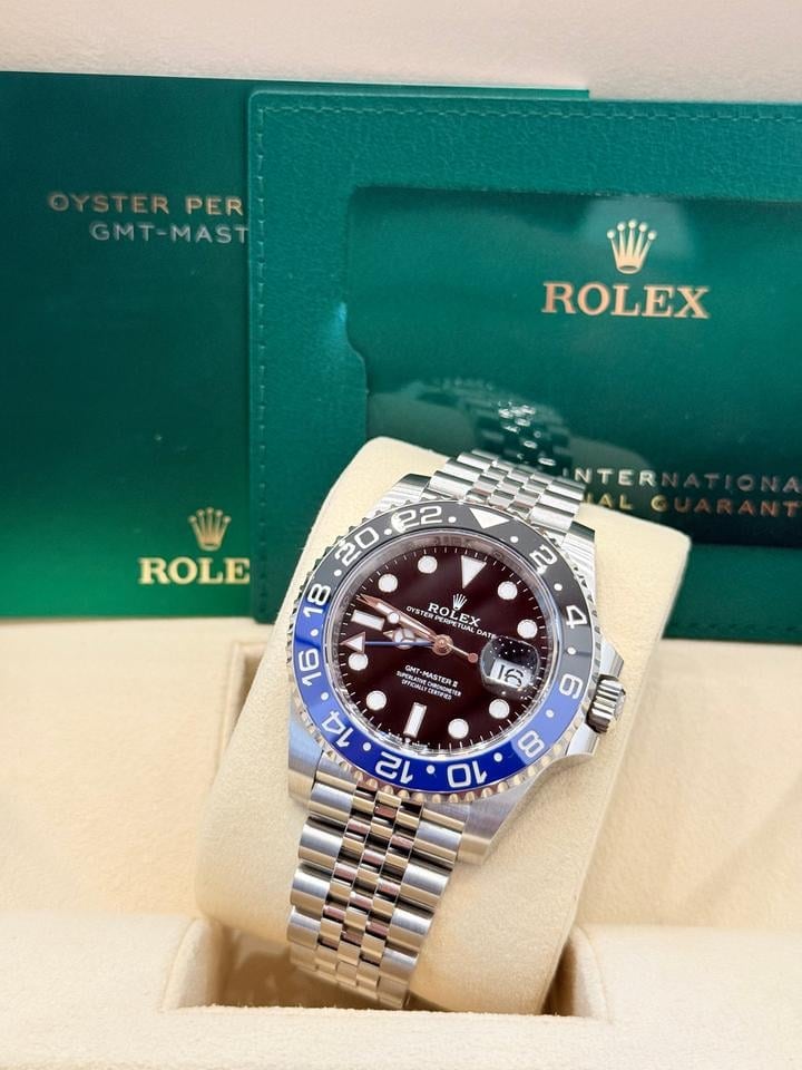 Rolex GMT Master II Batgirl 40mm Jubilee náramek nenošené 2024, 126710BLNR — 2 z 7