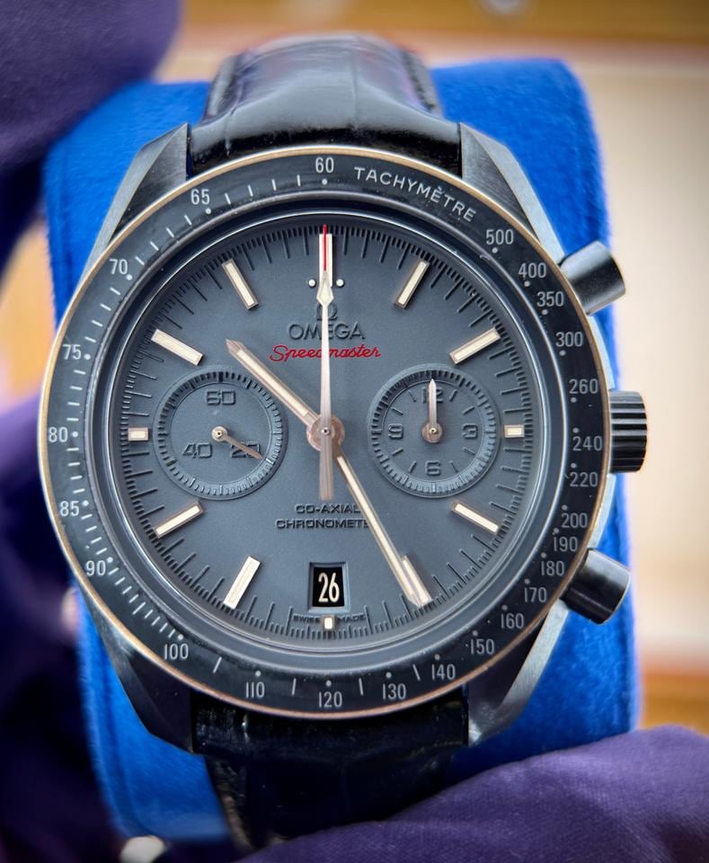 Omega Speedmaster Moonwatch Dark Side Of The Moon Komplettset mit Karten, 311.63.44.51.06.001 — 2 von 16