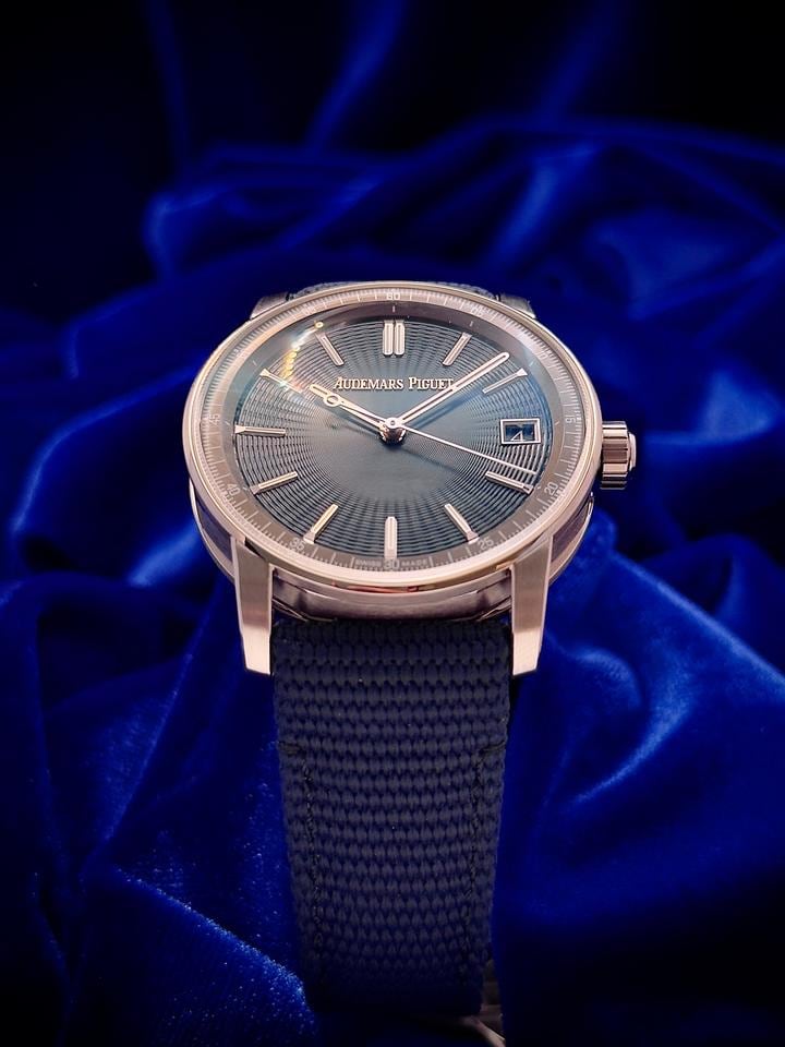 Audemars Piguet Code 11.59 Selfwinding 41mm Excellent Condition Warranty, 15210ST.OO.A348KB.01 — 2 of 16