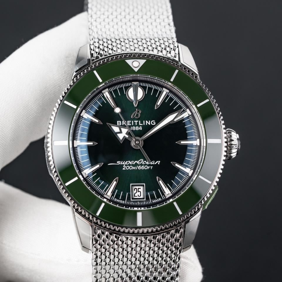 Breitling Superocean Heritage B31 40 Green Mesh Bracelet New 2026, AB3110361L1A1 — 1 of 10