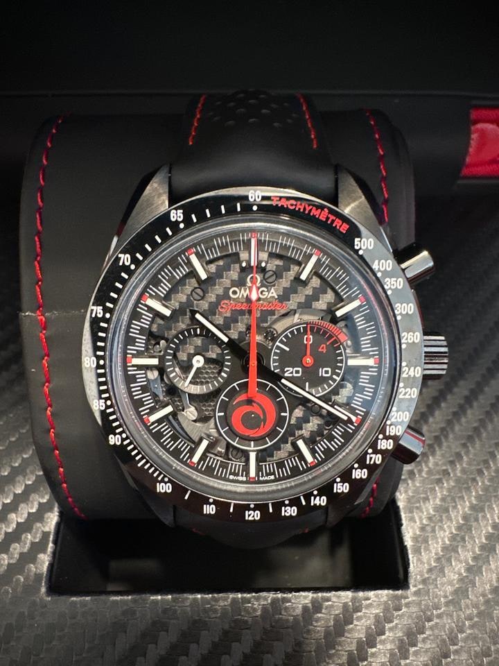 Omega Speedmaster Dark Side Of The Moon Alinghi Nenošené, krásný stav, 311.92.44.30.01.002 — 1 z 20